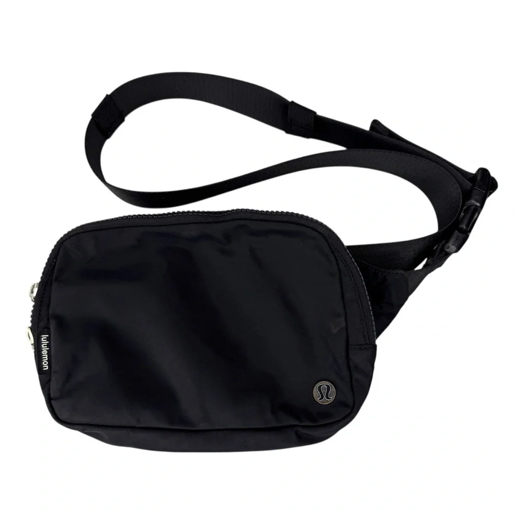 Lululemon Everywhere Belt Bag Black 1L Women’s OS - Picture 12 of 12